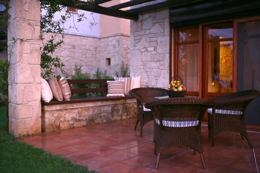 Michaela Shared Pool Villa, Afytos Willa
