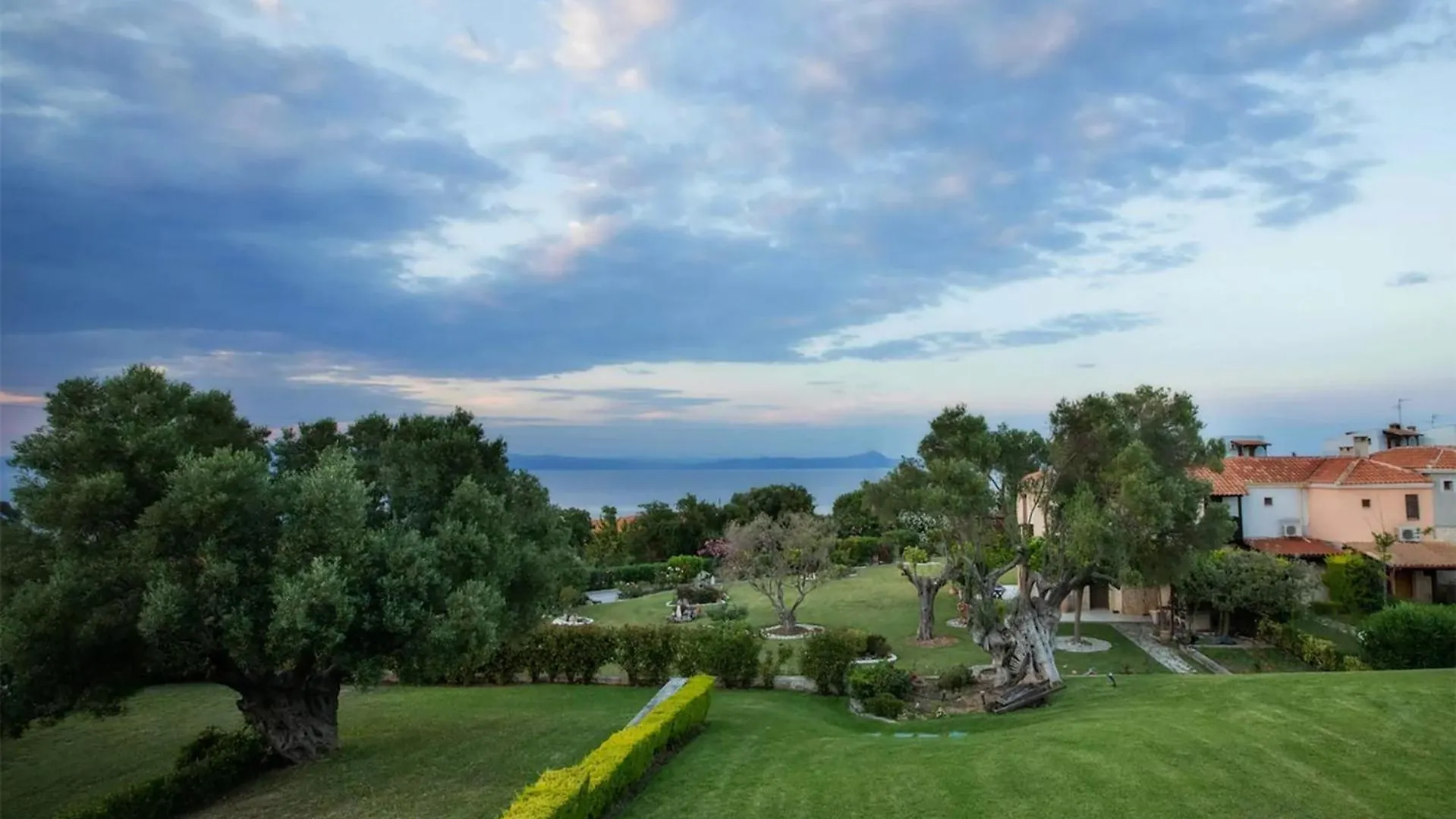 Michaela Shared Pool Villa, Afytos